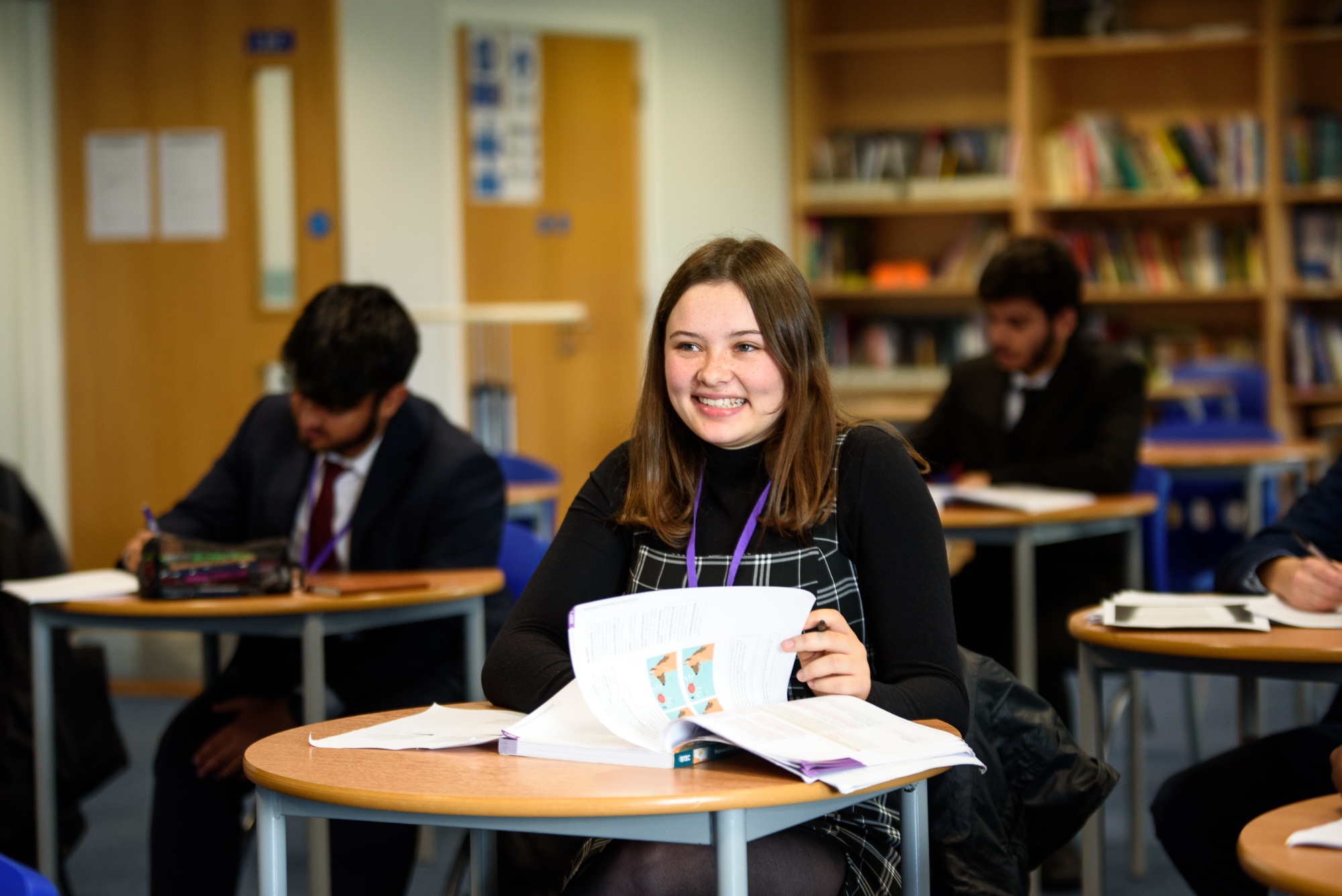 RR6 students in the LRC